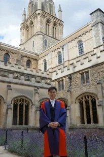 Dr Lee Chee Wan in academic dress at the University of Oxford